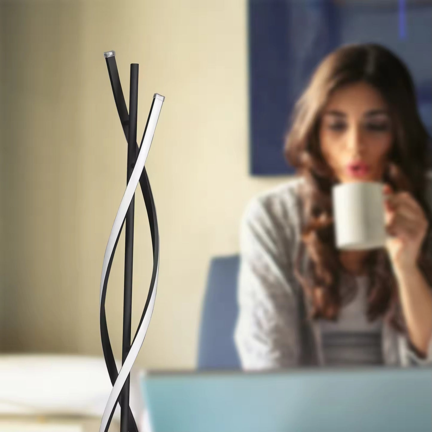 مصباح أرضي حلزوني 