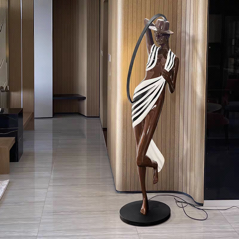 مصباح أرضي للممثلة 